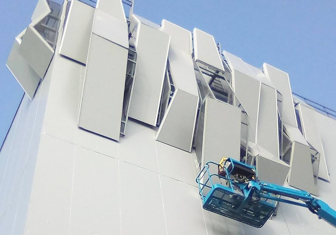 การติดตั้ง Sandwich Panel กับผนังภายนอกอาคาร