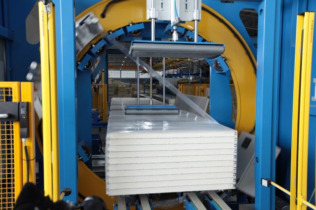 เครื่องจักรกำลังผลิต Sandwich Panel PIR 