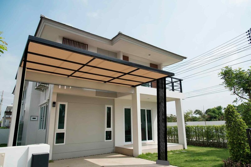 โรงจอดรถแบบยึดกับโครงสร้างบ้าน